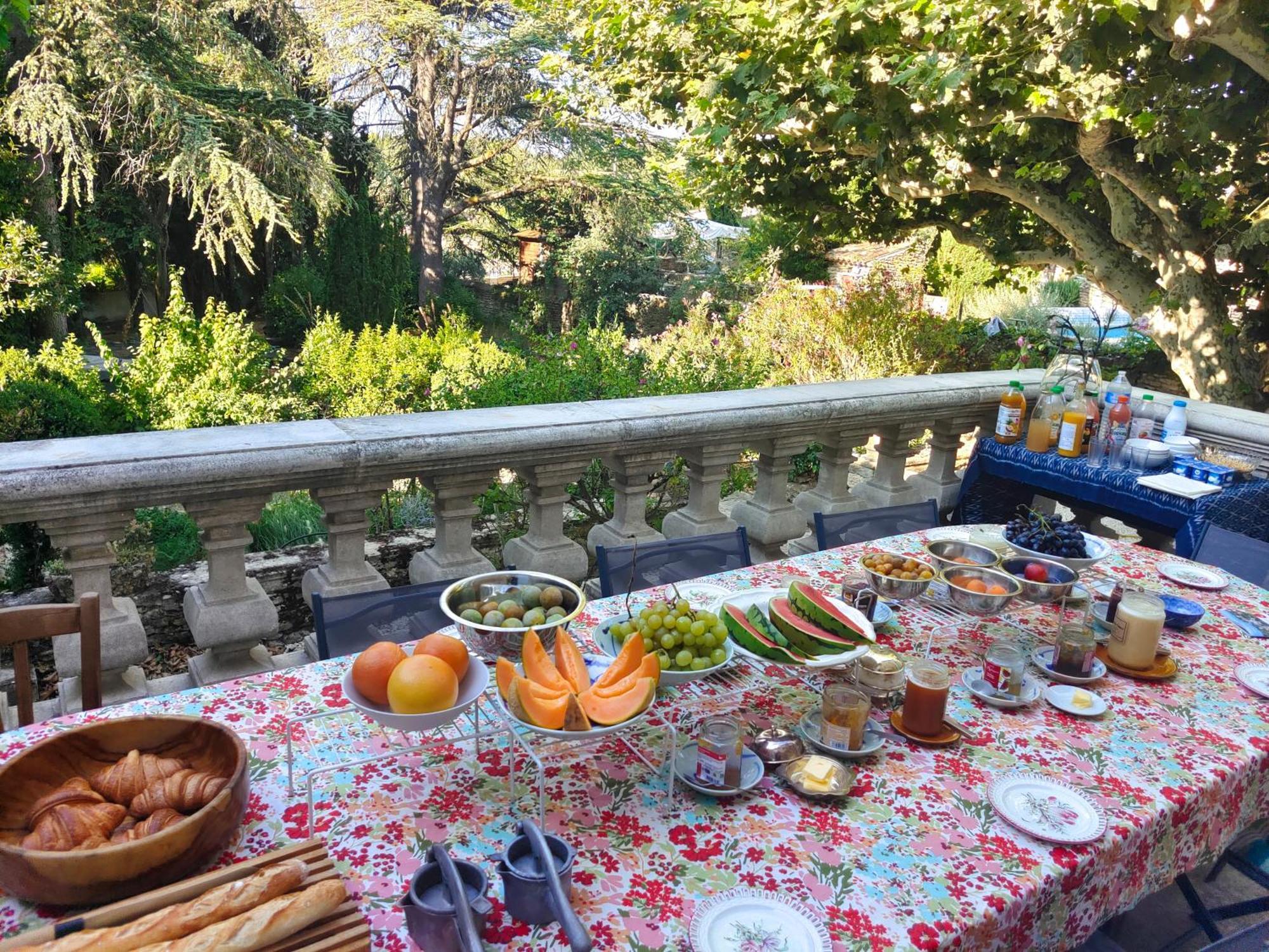 Rue Du Chateau A Cabrieres D'Avignon Bed and Breakfast Εξωτερικό φωτογραφία