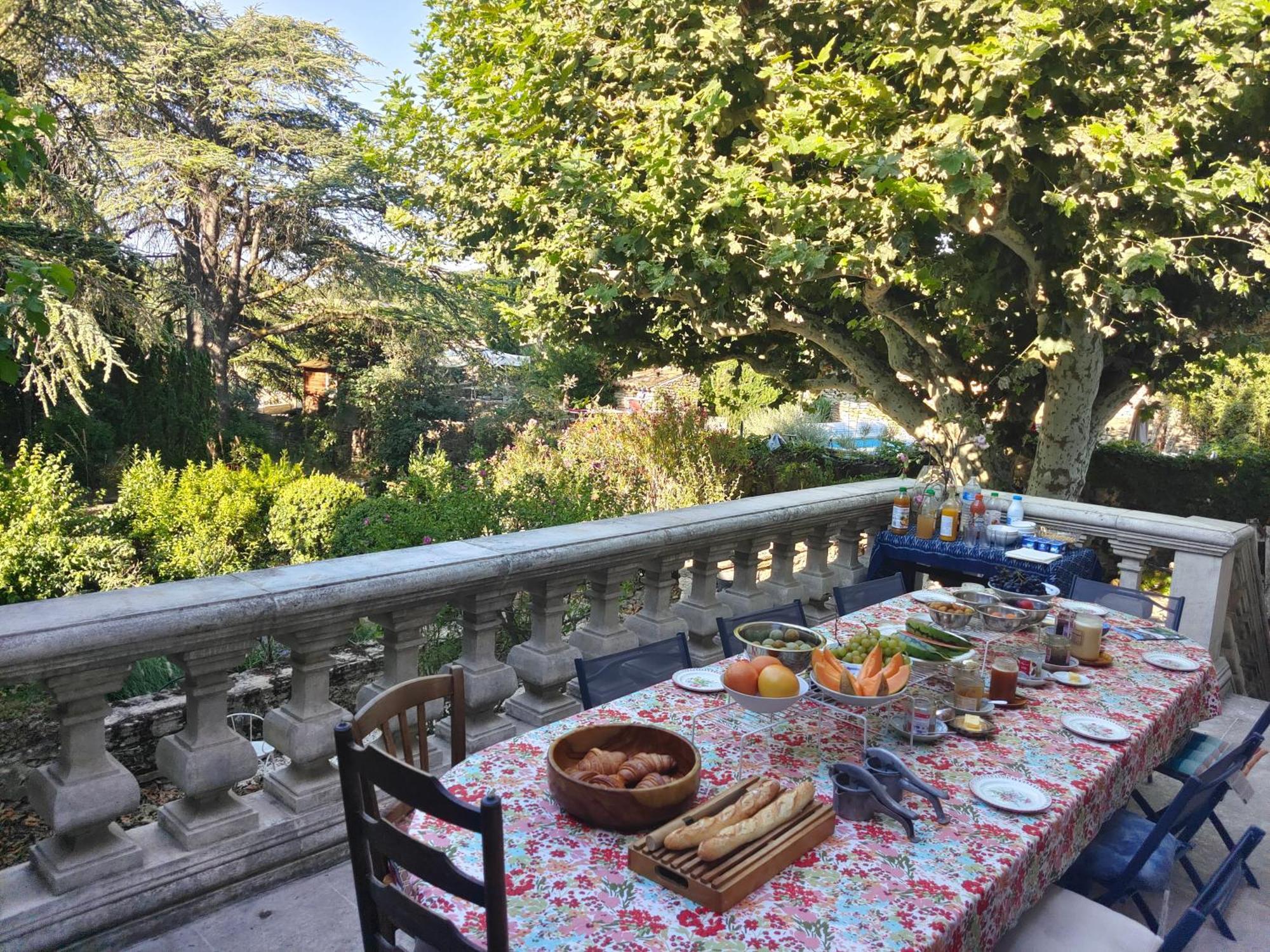 Rue Du Chateau A Cabrieres D'Avignon Bed and Breakfast Εξωτερικό φωτογραφία